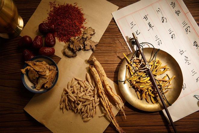 !放化疗+中药双管齐下病灶神奇稳定!麻将胡了试玩平台小细胞肺癌全身转移(图2) !放化疗+中药双管齐下病灶神奇稳定!麻将胡了试玩平台小细胞肺癌全身转移(图2)